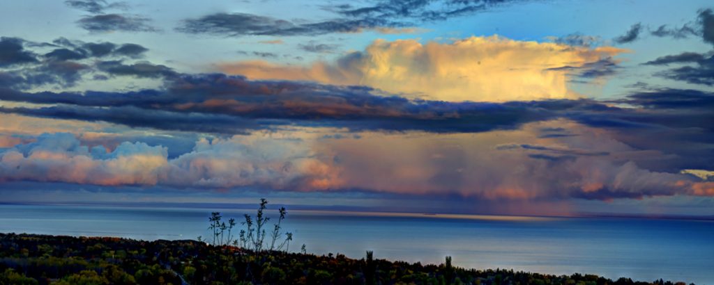 Hawkridge_duluth_minnesota_lake_superior_sunset_reggie_asplund