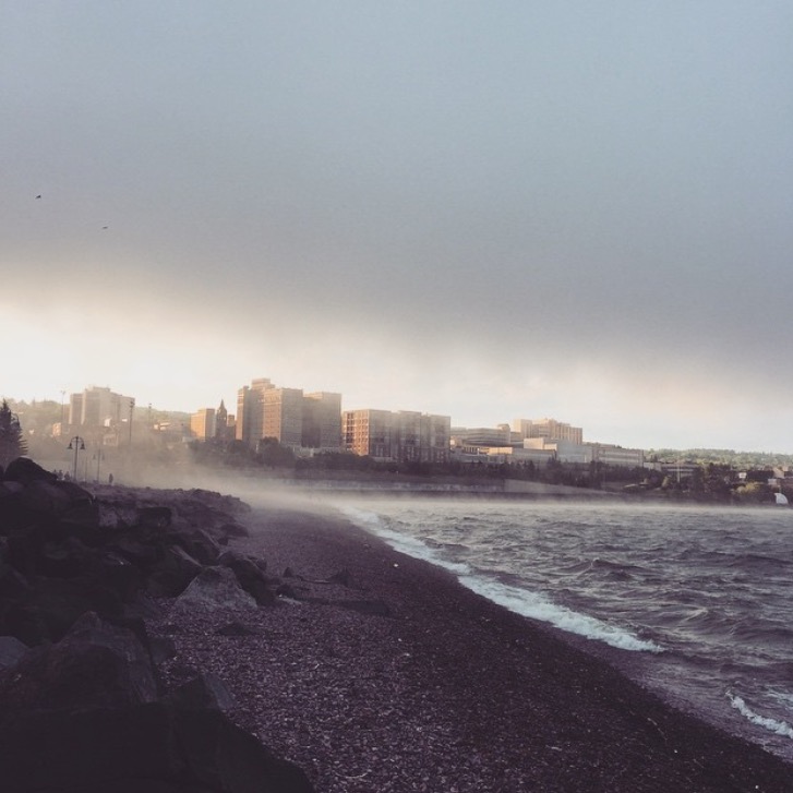 city_skyline_duluth_fog_lake_superior_duluth_minnesota_tom_barbano