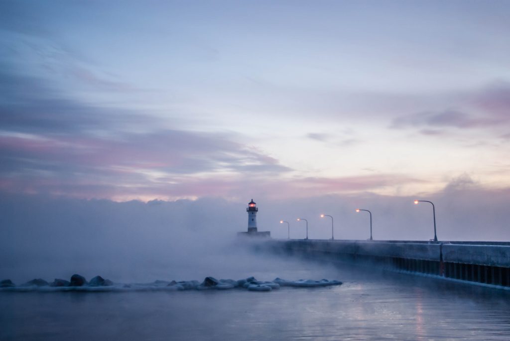 foggy_lighthouse_duluth_minnesota_canal_lake_superior_menique_koos