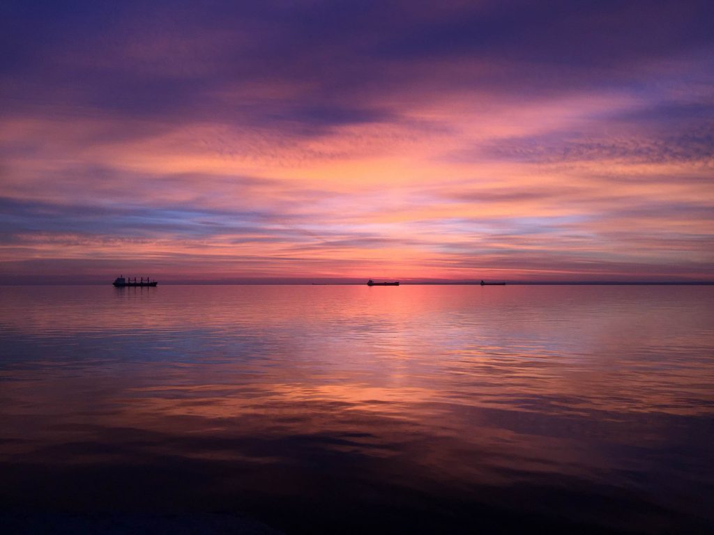 lake_superior_duluth_sunset_water_vacation_sky_minnesota_erin_kotzenmacher