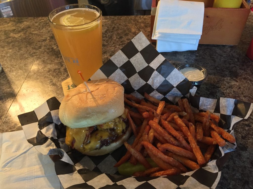 7_west_downtown_duluth_burger_craft_beer_kristen_swanson